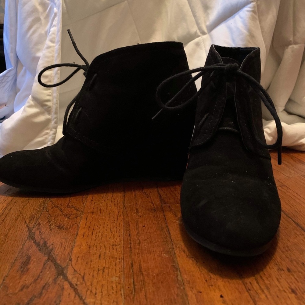 Size 8 black heels